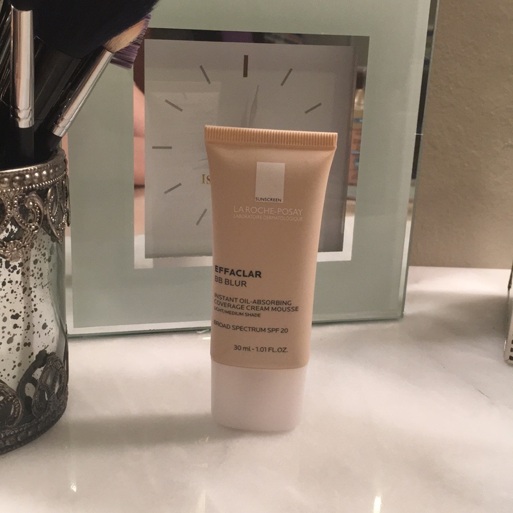 Effaclar BB Blur in Light/Medium